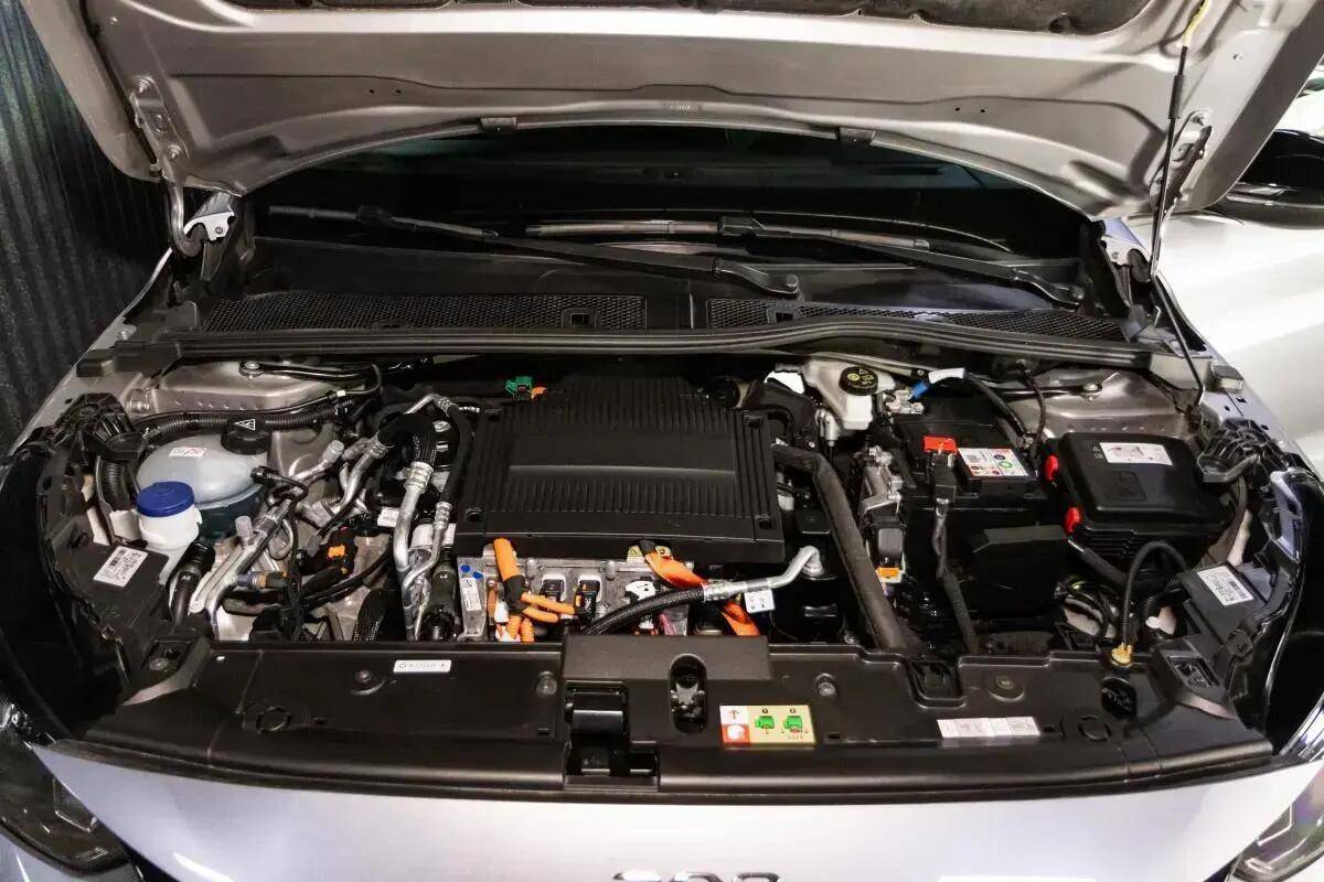 peugeot-e-208-2022-eletrico-0cc
