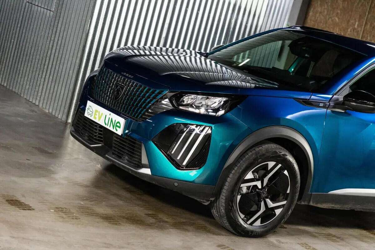 peugeot-e-2008-2025-eletrico-0cc