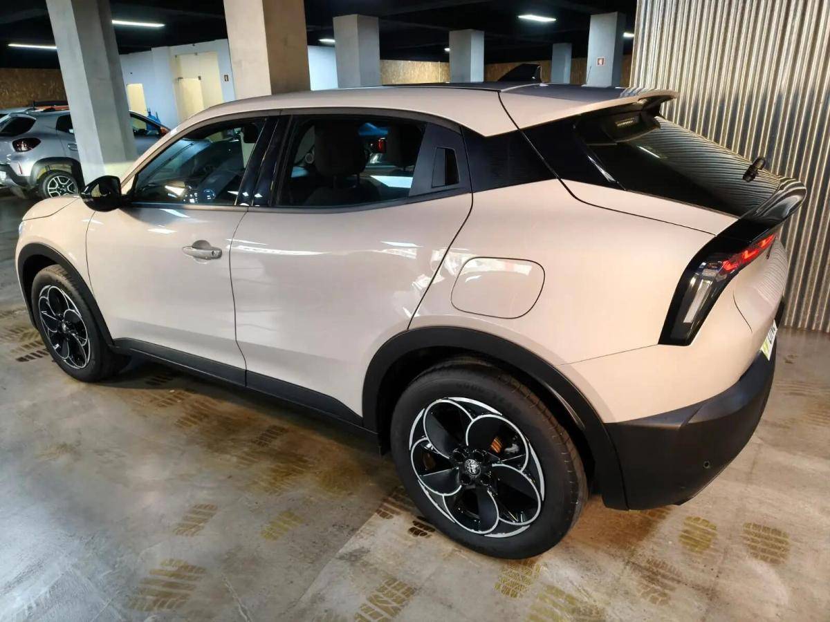 alfa-romeo-junior-2025-eletrico-0cc