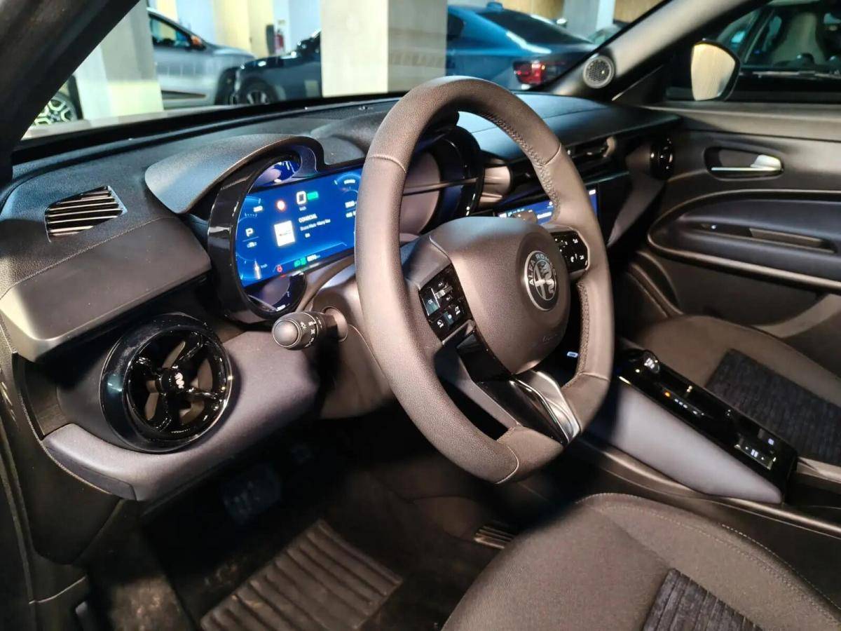 alfa-romeo-junior-2025-eletrico-0cc