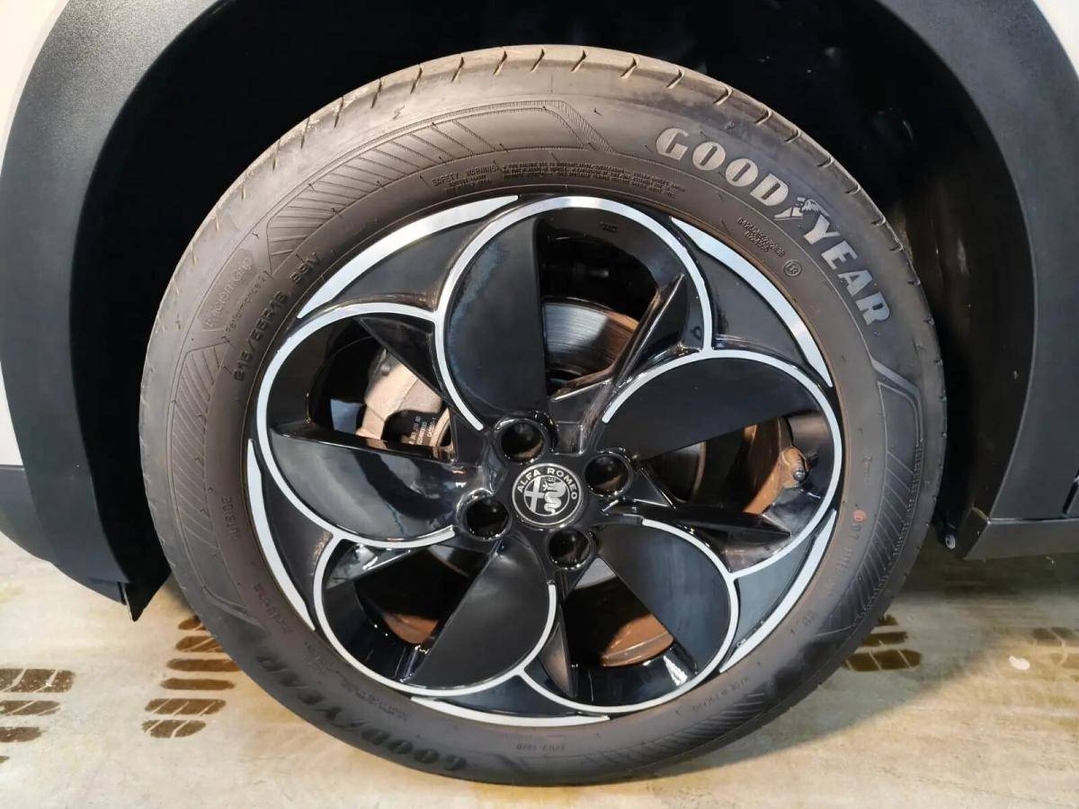 alfa-romeo-junior-2025-eletrico-0cc