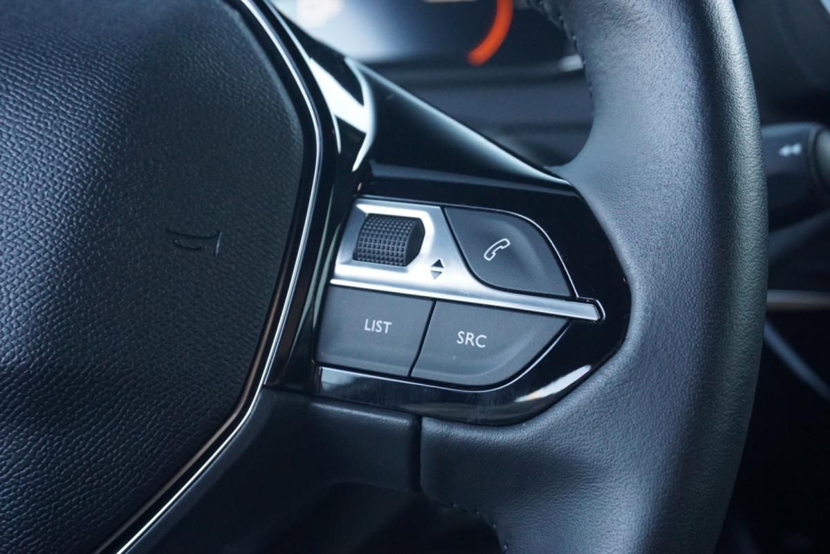 peugeot-e-2008-2025-eletrico-0cc