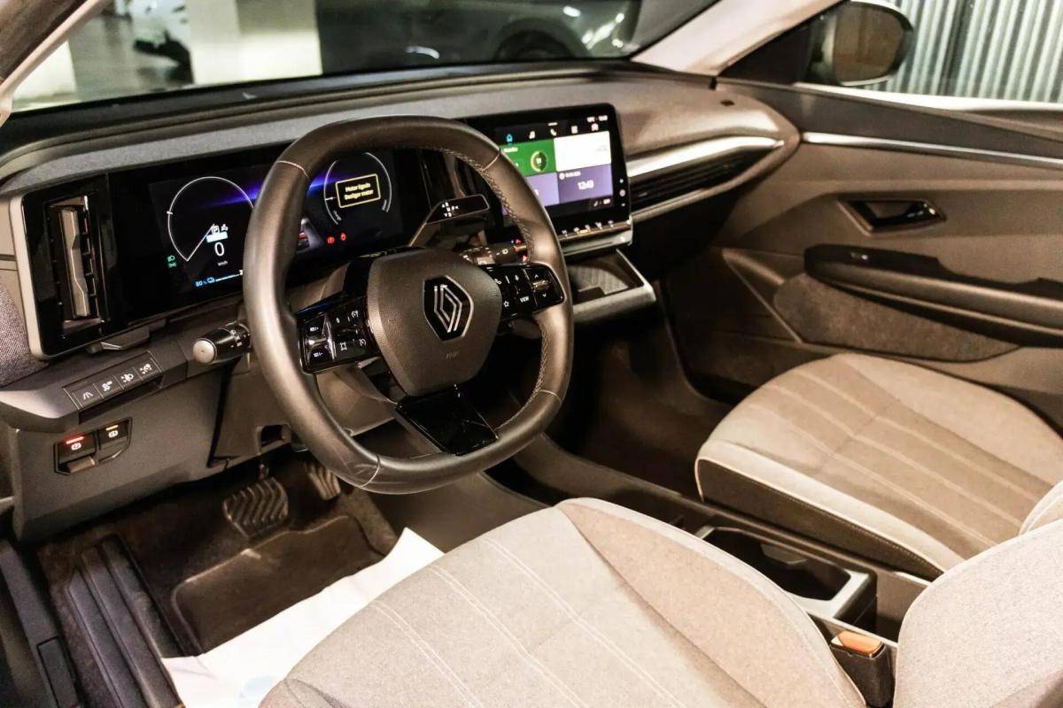 renault-megane-e-tech-2022-eletrico-0cc