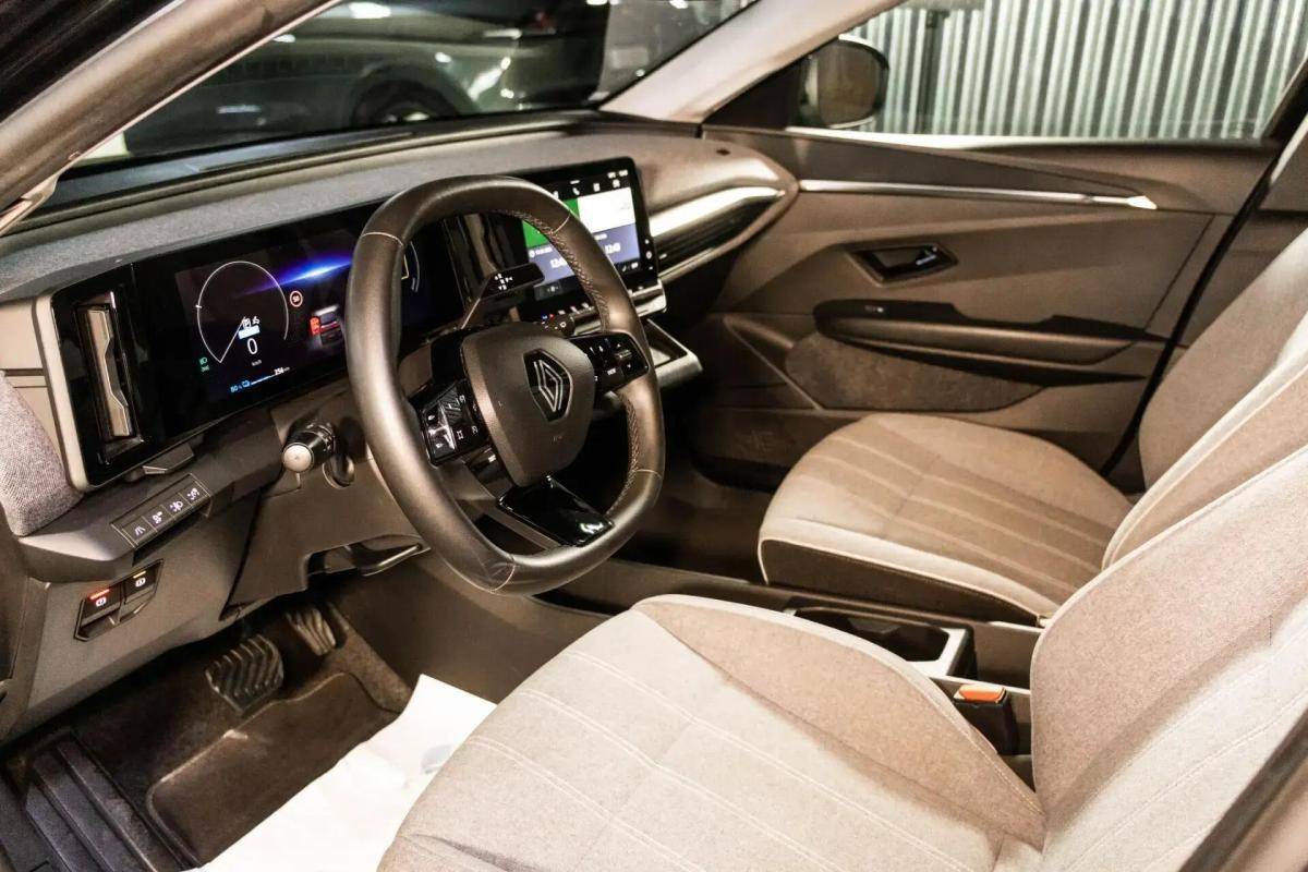 renault-megane-e-tech-2022-eletrico-0cc