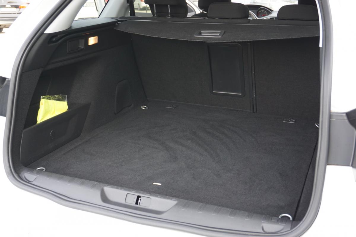 peugeot-308-sw-2019-diesel-1499cc