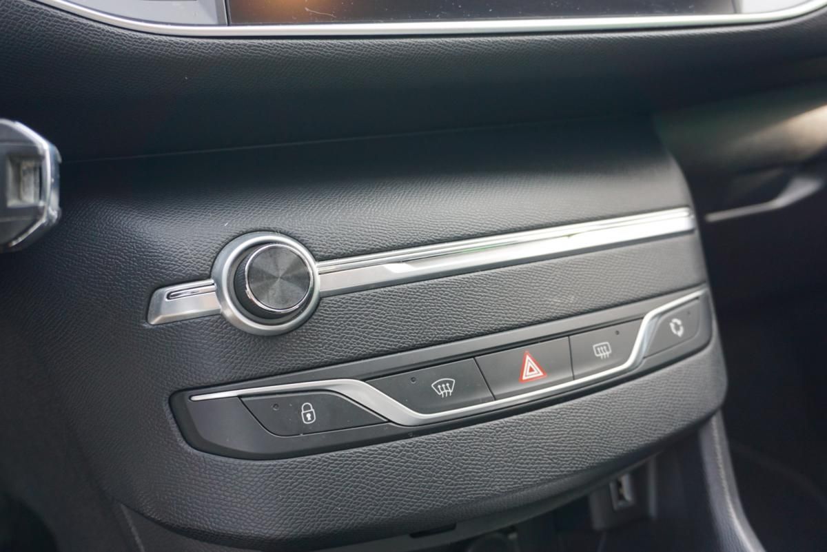 peugeot-308-sw-2019-diesel-1499cc