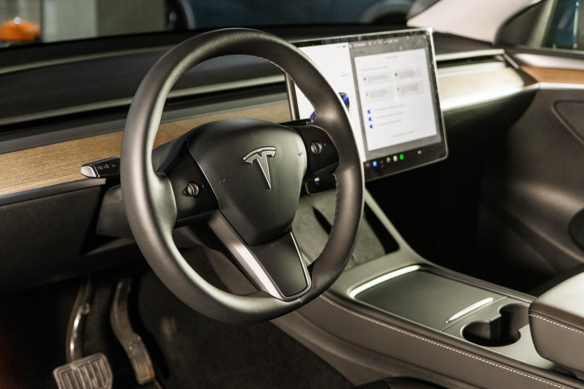 tesla-model-y-2023-eletrico-0cc