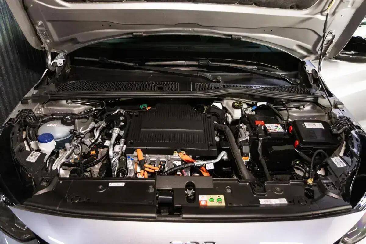 peugeot-e-208-2022-eletrico-0cc