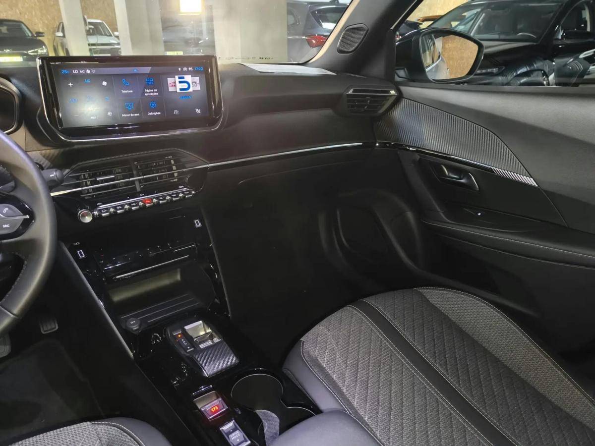 peugeot-e-2008-2025-eletrico-0cc