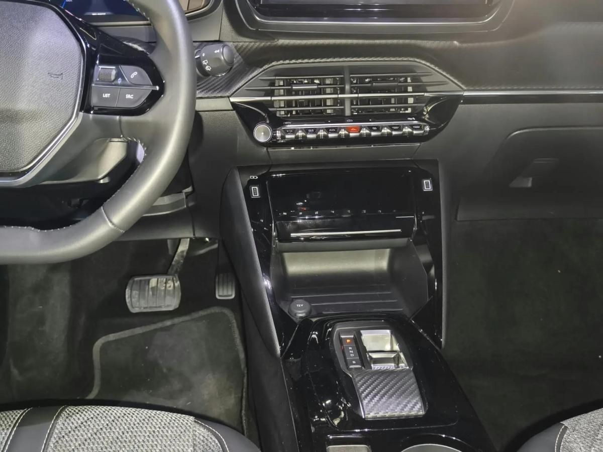peugeot-e-2008-2025-eletrico-0cc