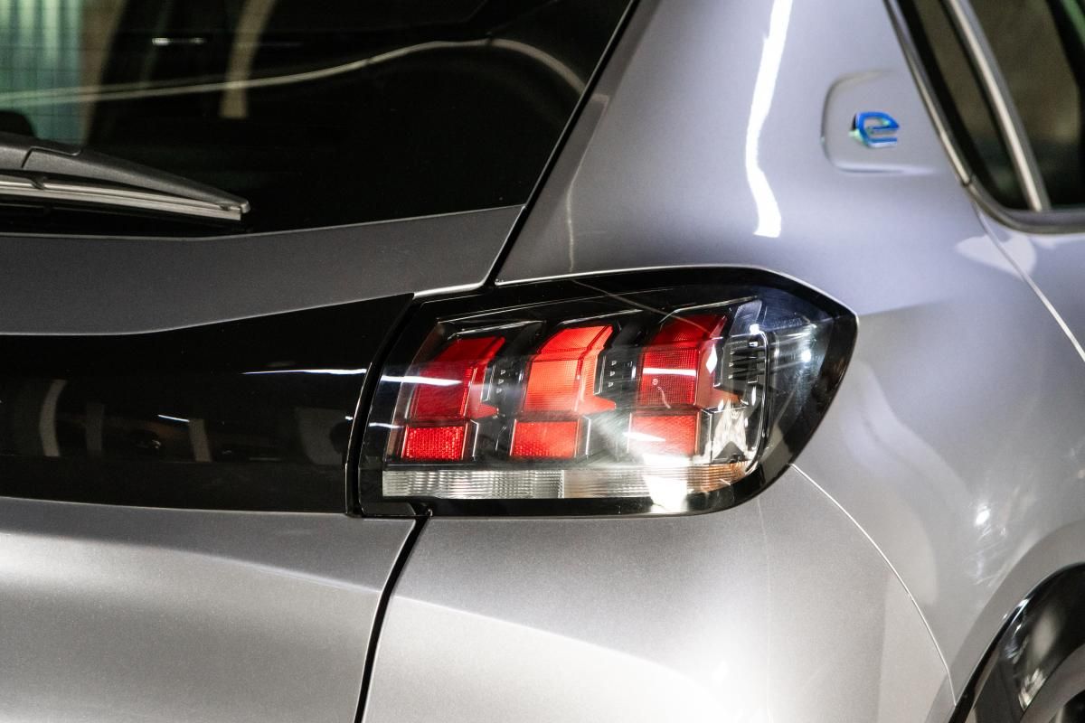peugeot-e-208-2022-eletrico-0cc