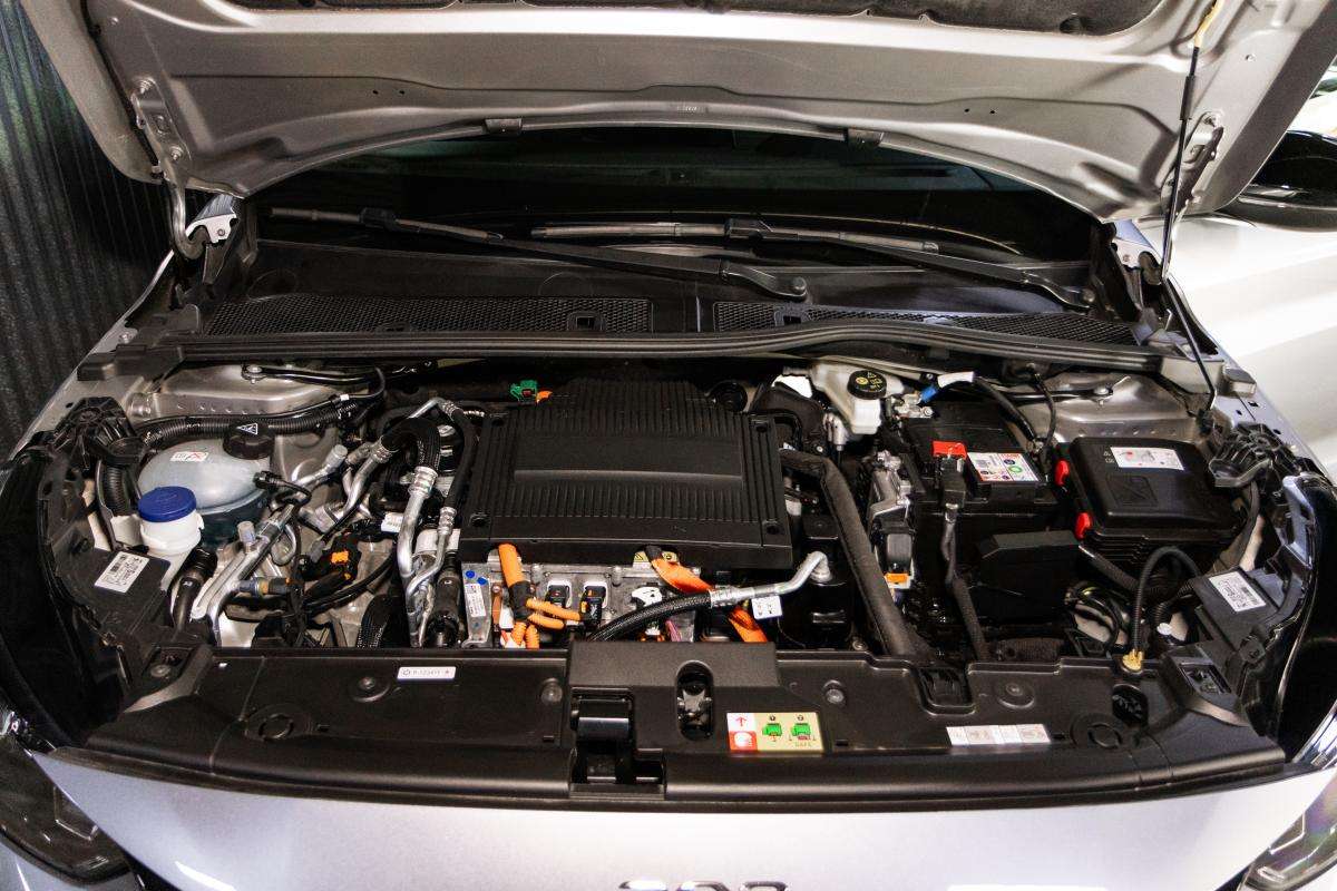 peugeot-e-208-2022-eletrico-0cc