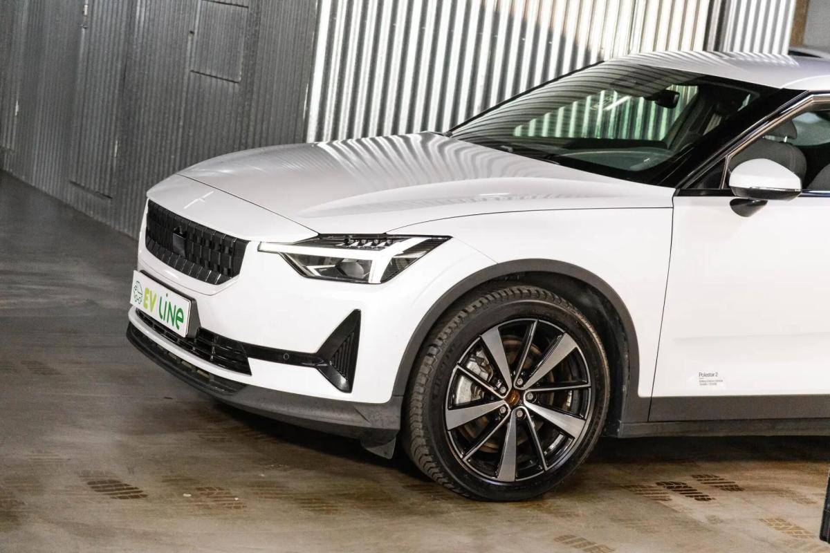 polestar-2-2023-eletrico-0cc