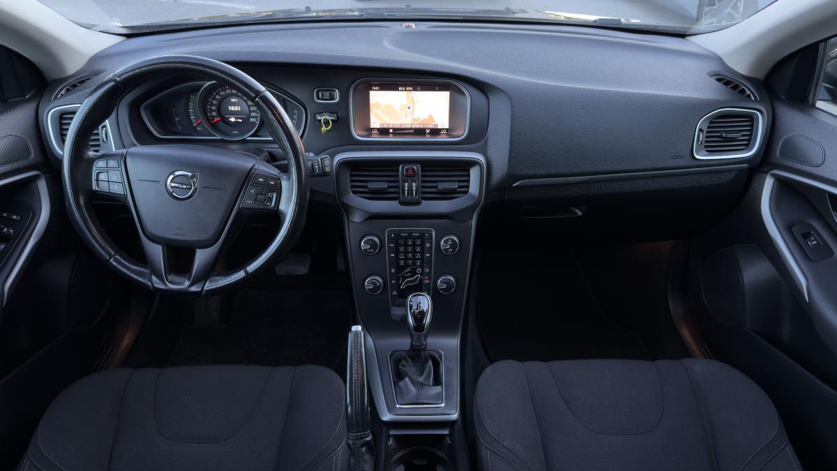 volvo-v40-2018-diesel-1969cc