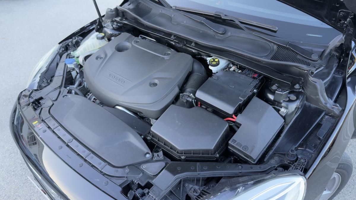 volvo-v40-2018-diesel-1969cc