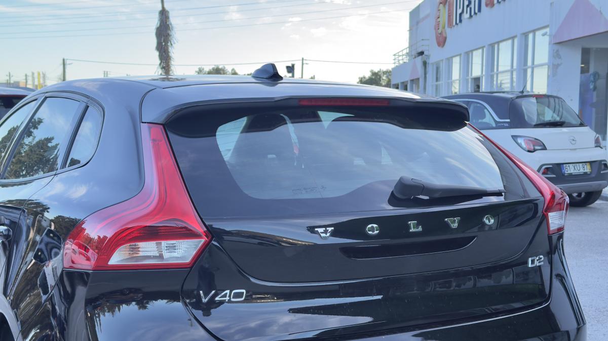 volvo-v40-2018-diesel-1969cc