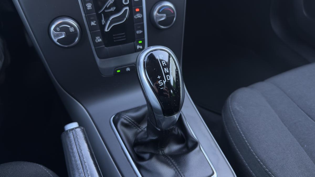 volvo-v40-2018-diesel-1969cc