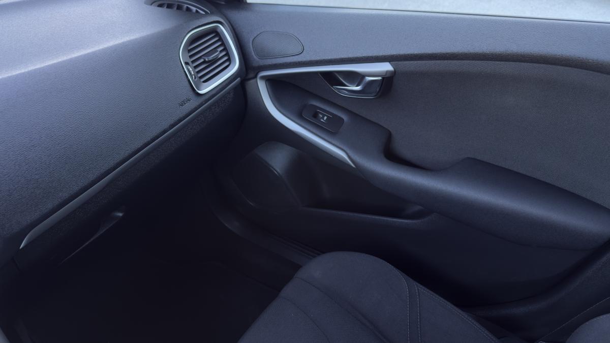 volvo-v40-2018-diesel-1969cc