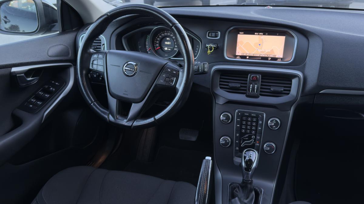 volvo-v40-2018-diesel-1969cc