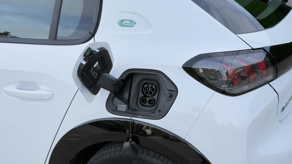 peugeot-e-208-2020-eletrico-0cc