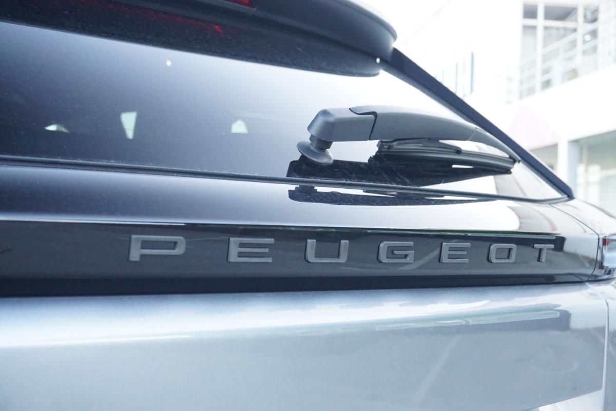 peugeot-e-2008-2025-eletrico-0cc