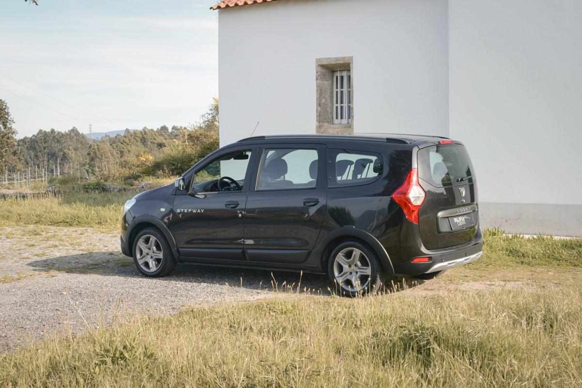 dacia-lodgy-1-5-116cv-2022-diesel-1461cc