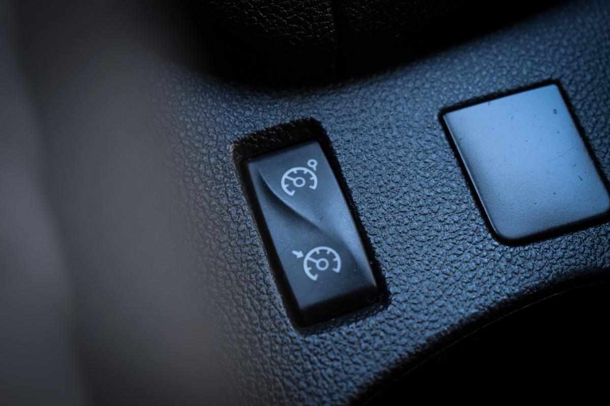 renault-clio-0-9-tce-2018-gasolina-898cc