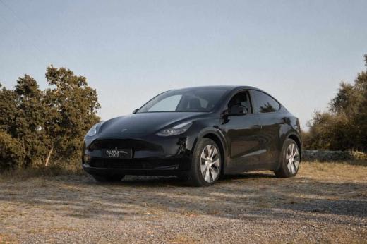 tesla-model-y-standard-range-rwd-2023-eletrico