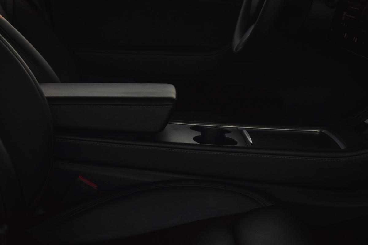 tesla-model-y-standard-range-rwd-2023-eletrico