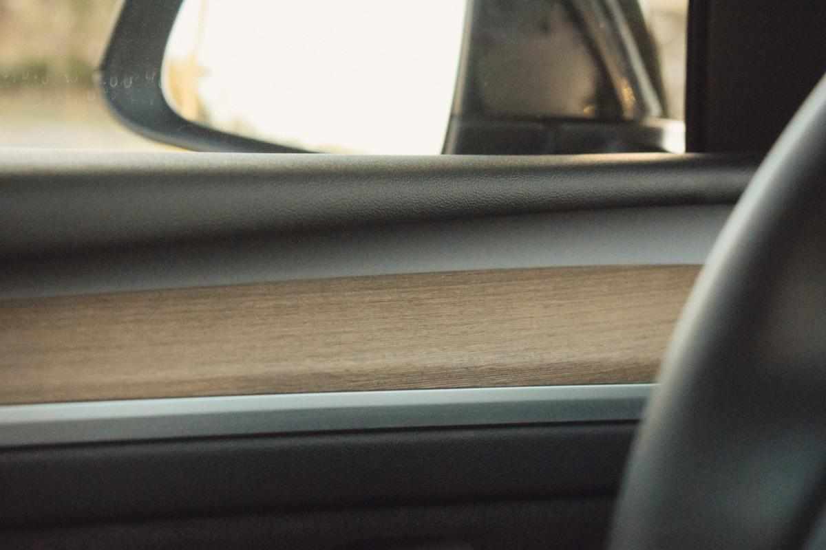 tesla-model-y-standard-range-rwd-2023-eletrico