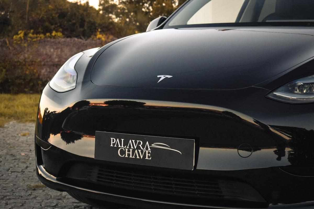 tesla-model-y-standard-range-rwd-2023-eletrico