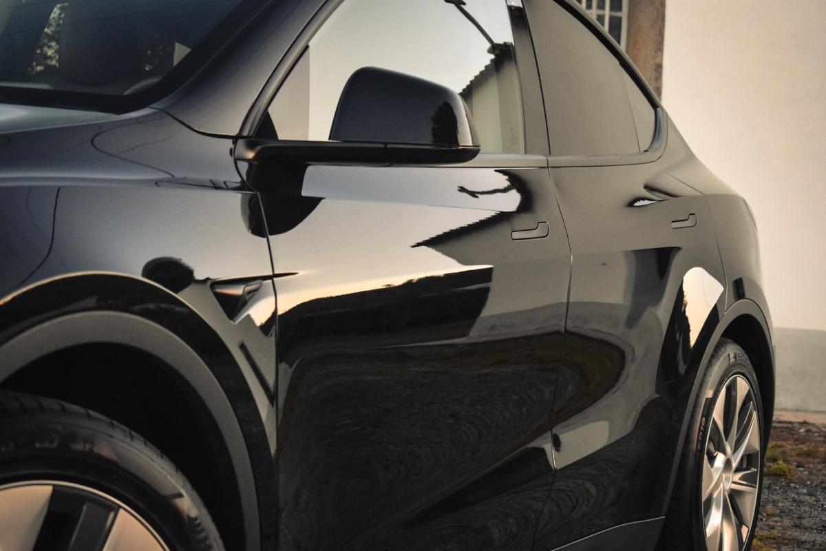 tesla-model-y-standard-range-rwd-2023-eletrico