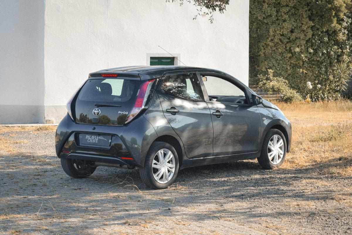 toyota-aygo-1-0-vvt-i-2015-gasolina-998cc