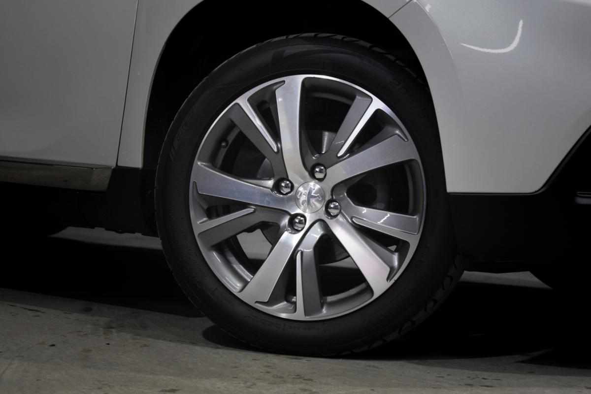 peugeot-2008-1-6-e-hdi-2015-diesel-1560cc