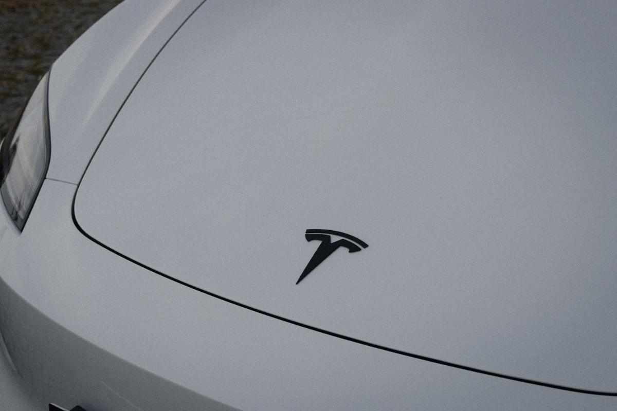 tesla-model-3-60-kwh-standard-range-2026-eletrico