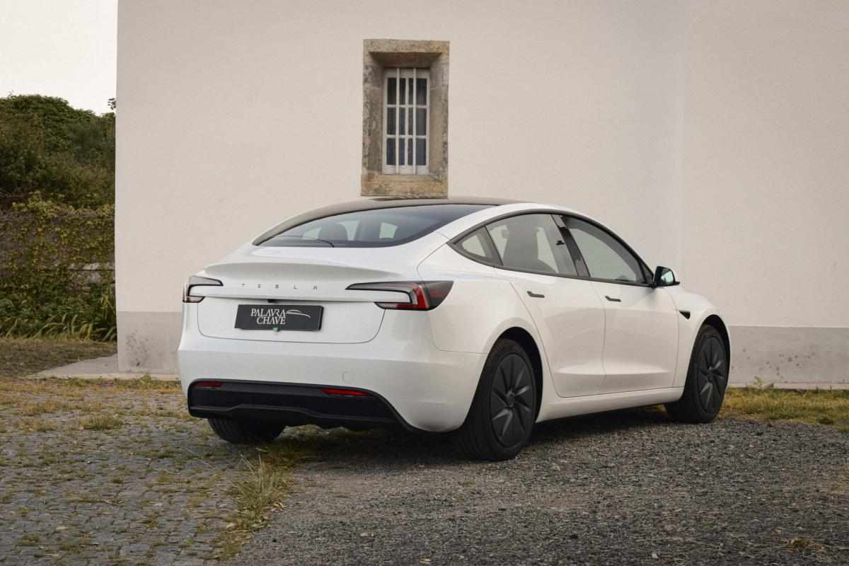 tesla-model-3-60-kwh-standard-range-2026-eletrico