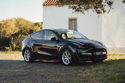 tesla-model-y-standard-range-rwd-2023-eletrico