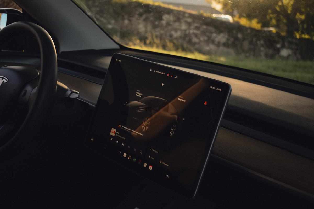 tesla-model-y-standard-range-rwd-2023-eletrico