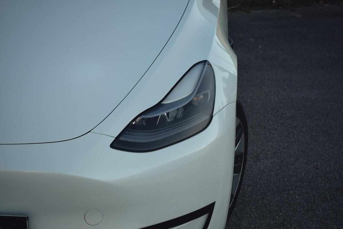 tesla-model-y-standard-range-rwd-2023-eletrico
