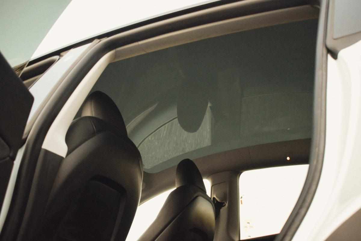 tesla-model-y-standard-range-rwd-2023-eletrico