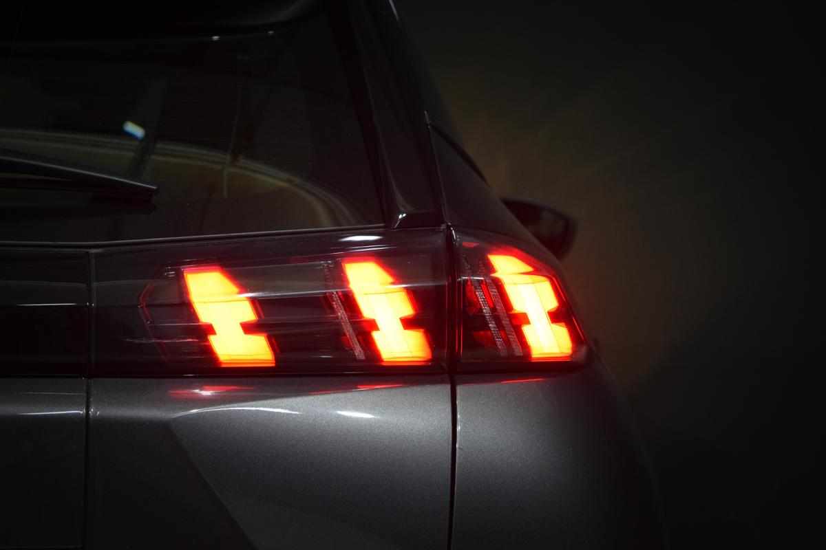 peugeot-2008-1-2-puretech-2023-gasolina-1199cc