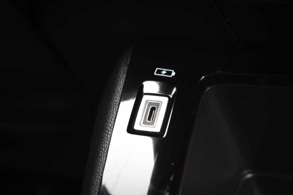 peugeot-2008-1-2-puretech-2023-gasolina-1199cc