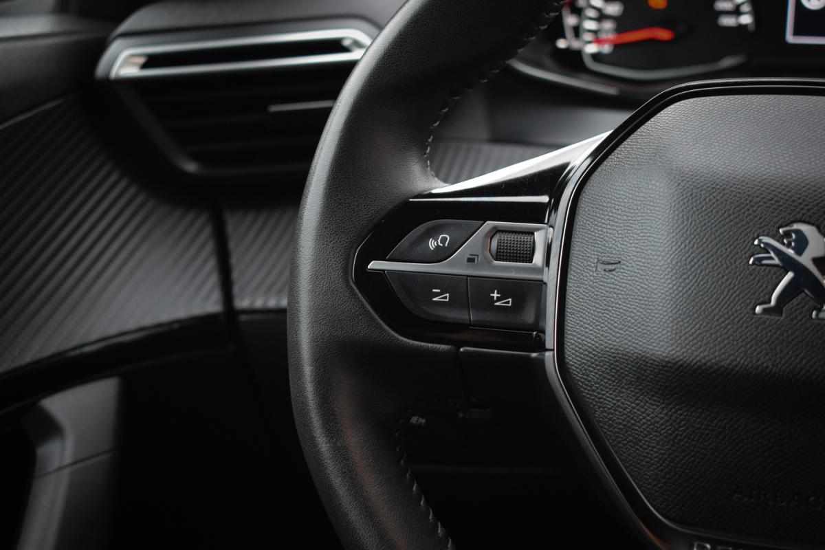 peugeot-2008-1-2-puretech-2023-gasolina-1199cc