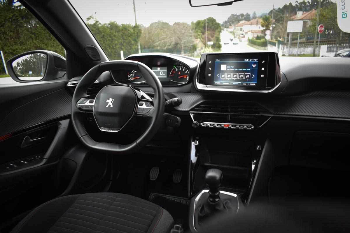 peugeot-2008-1-2-puretech-2023-gasolina-1199cc