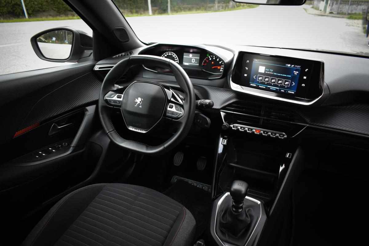 peugeot-2008-1-2-puretech-2023-gasolina-1199cc