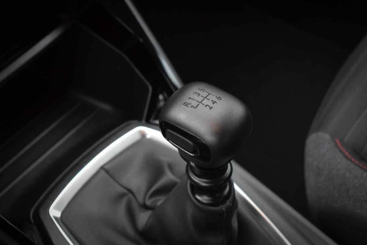peugeot-2008-1-2-puretech-2023-gasolina-1199cc