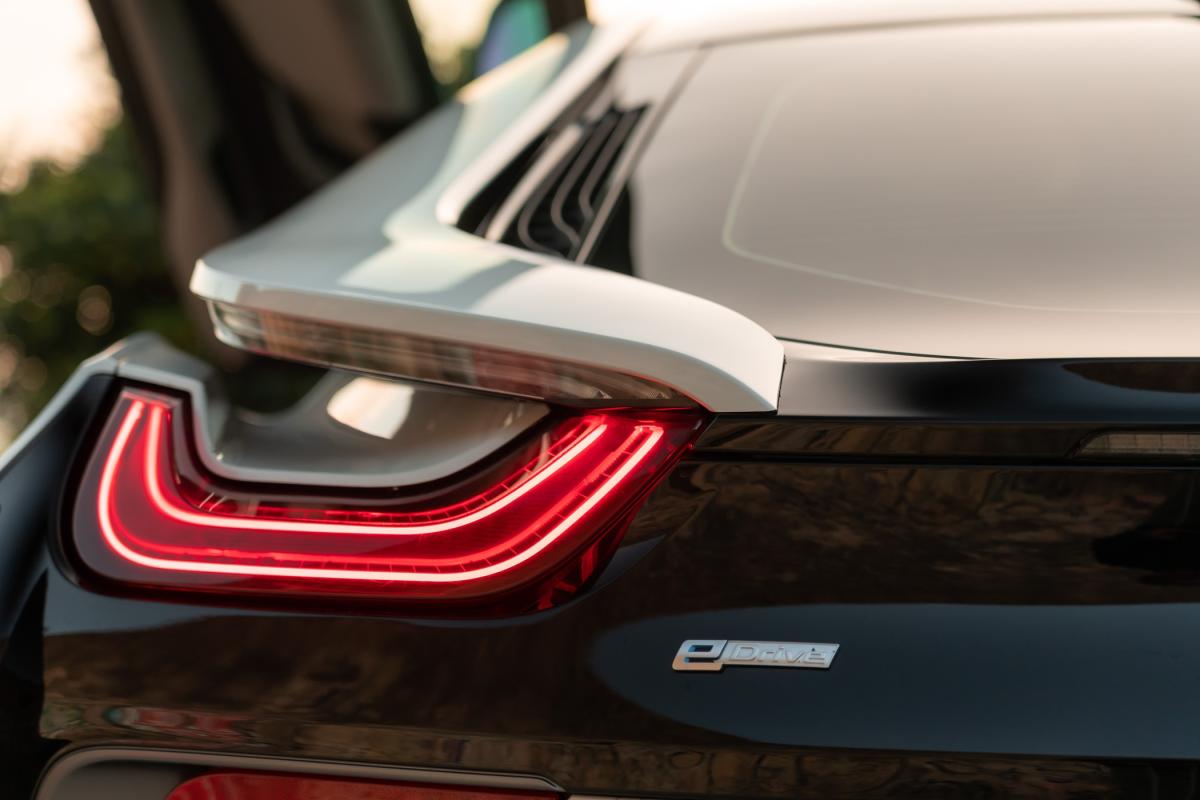 bmw-i8-2016-hibrido-a-gasolina-1500cc