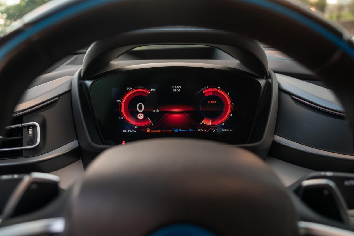 bmw-i8-2016-hibrido-a-gasolina-1500cc