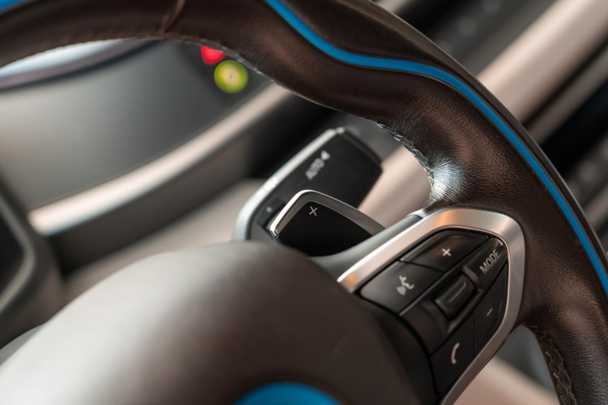 bmw-i8-2016-hibrido-a-gasolina-1500cc