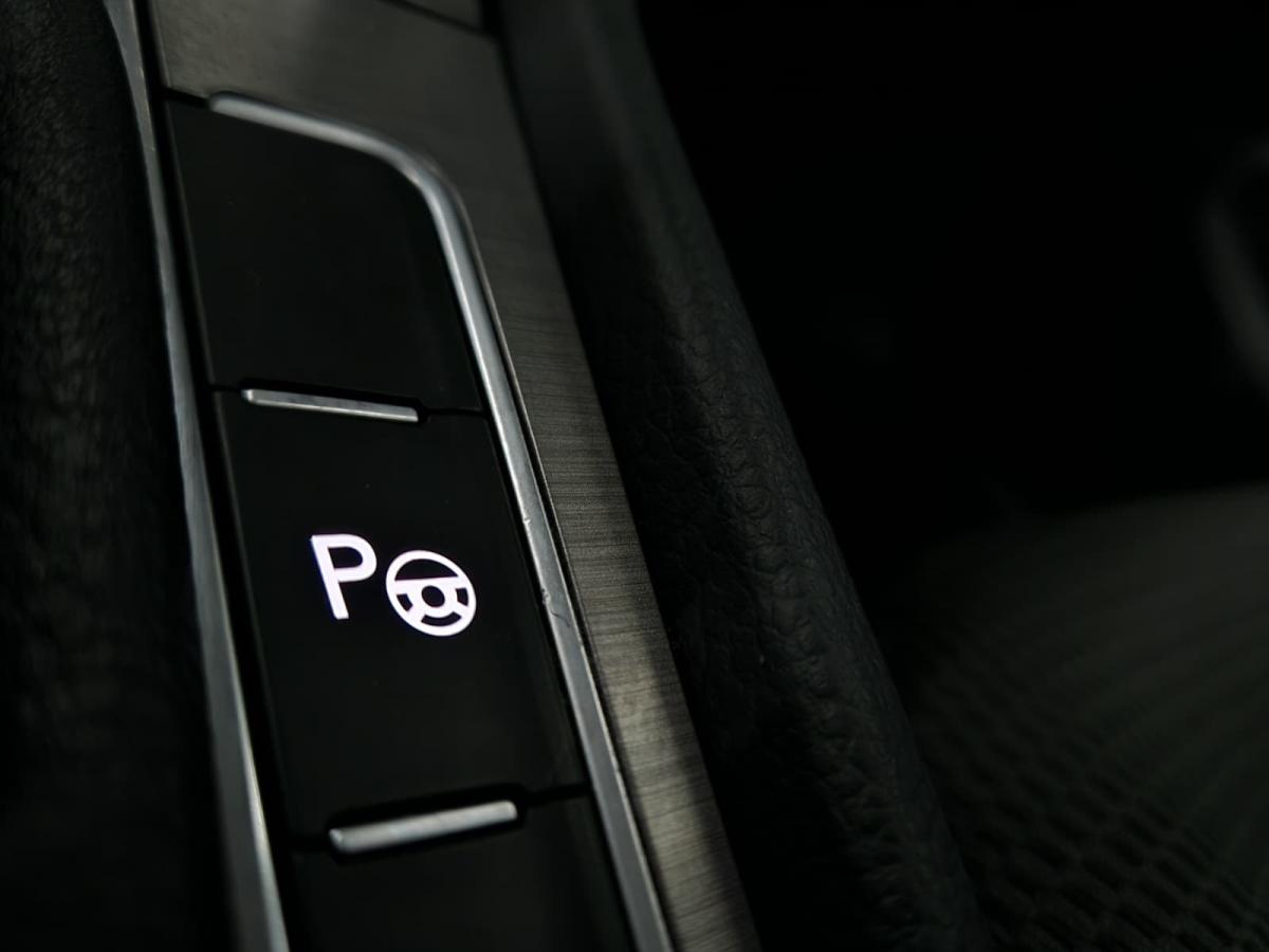 volkswagen-golf-2013-diesel-1598cc